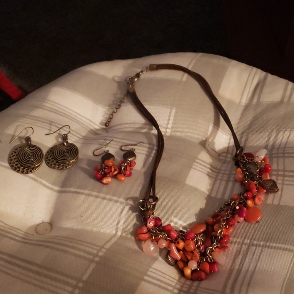 Necklace and 2 pair of earrings